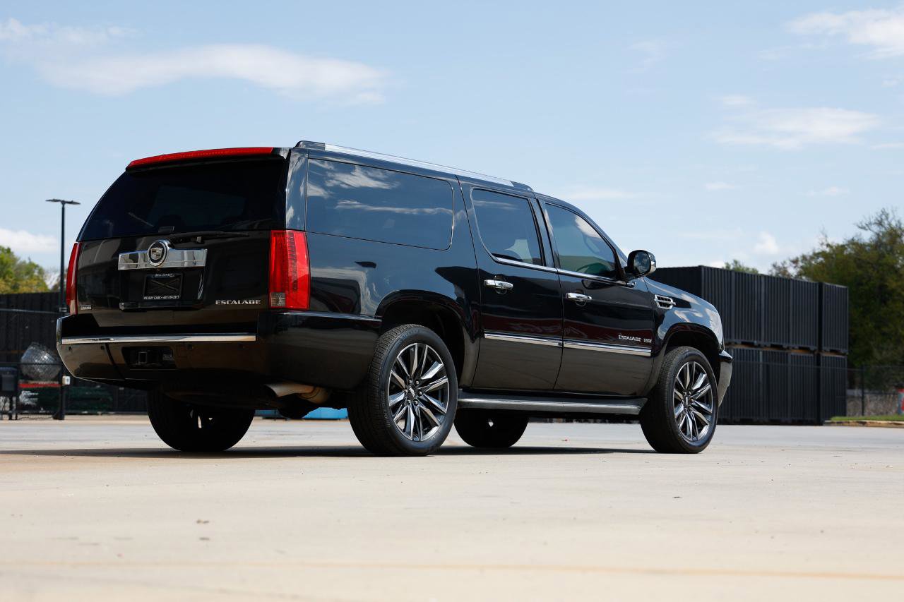 Used 2012 Cadillac Escalade ESV Luxury image 39