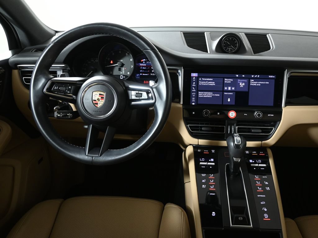 Used 2024 Porsche Macan AWD/4WD image 17