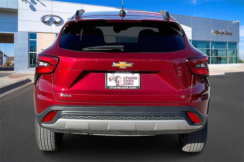 Used 2025 Chevrolet Trax LT image 4