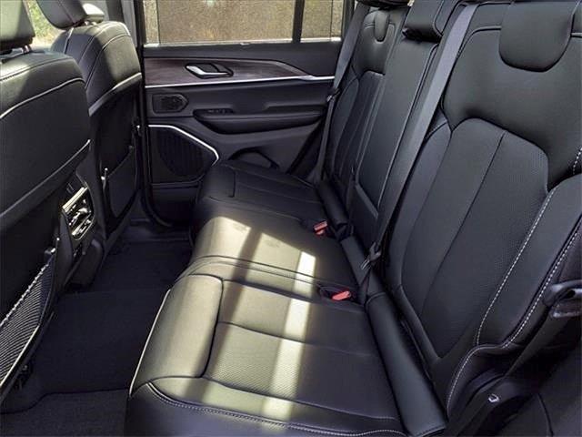 New 2024 Jeep Grand Cherokee Limited 4xe w/ Luxury Tech Group II image 8