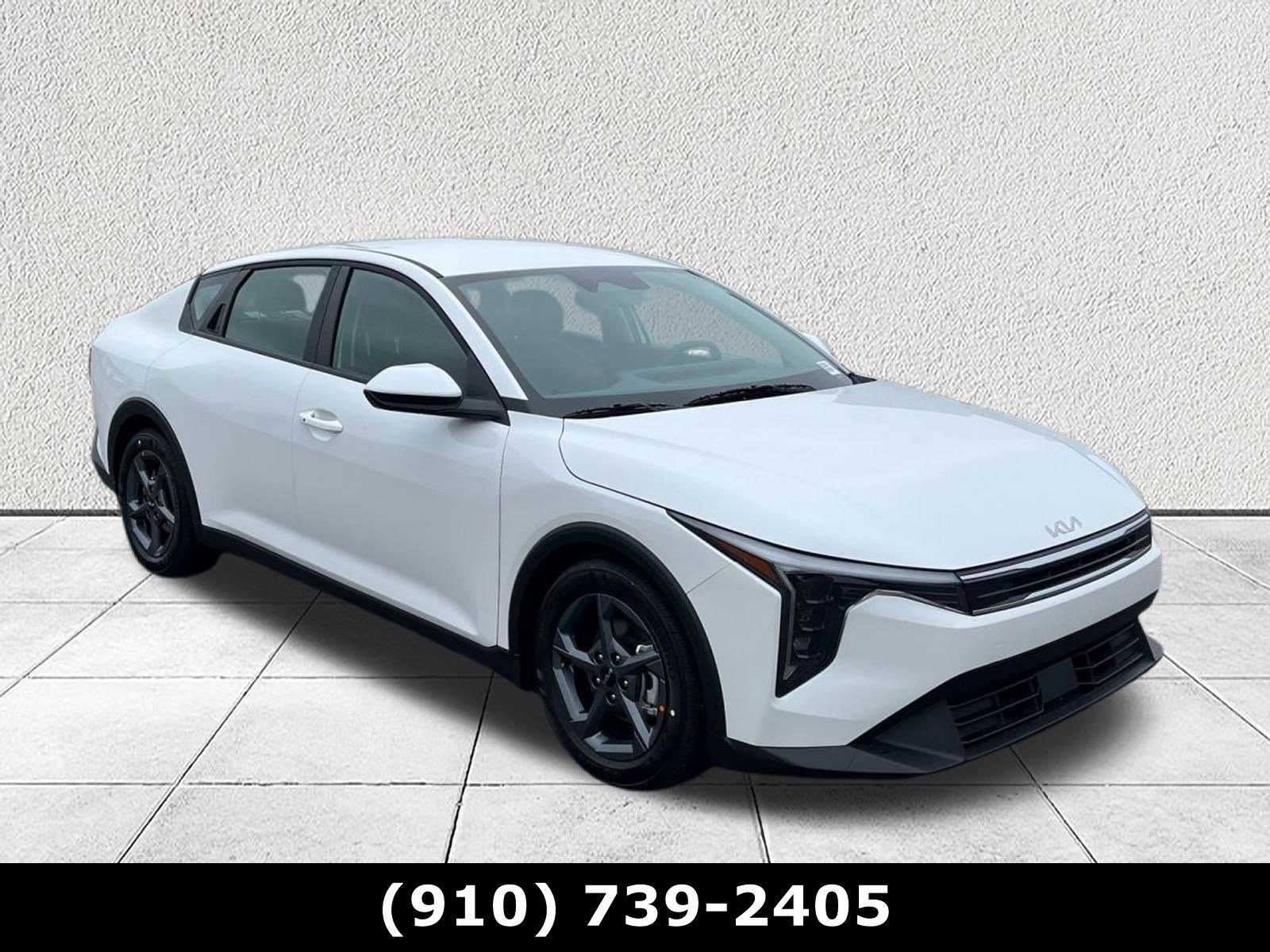 New 2025 Kia K4 LXS