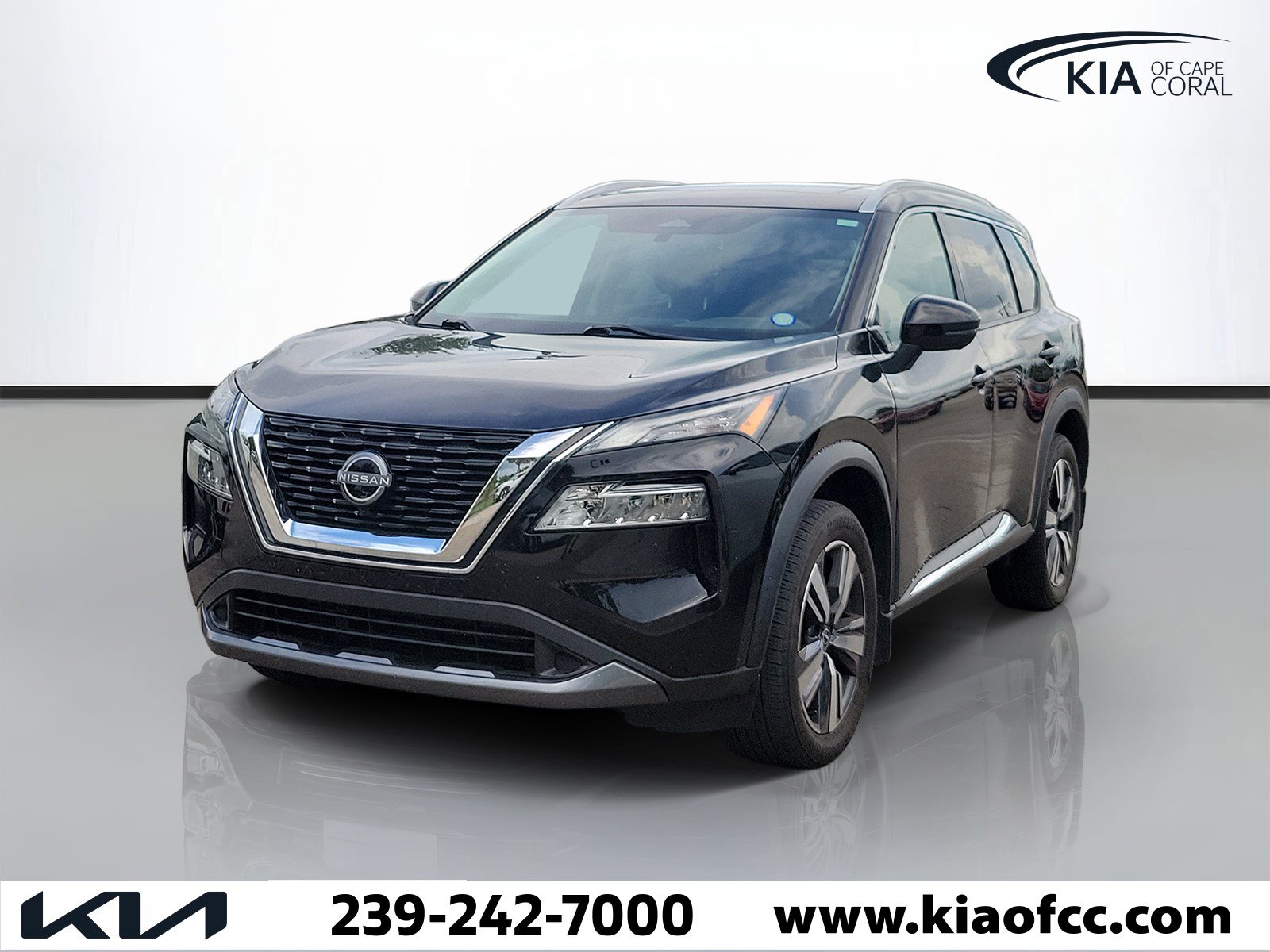 Used 2023 Nissan Rogue SL FWD image 3
