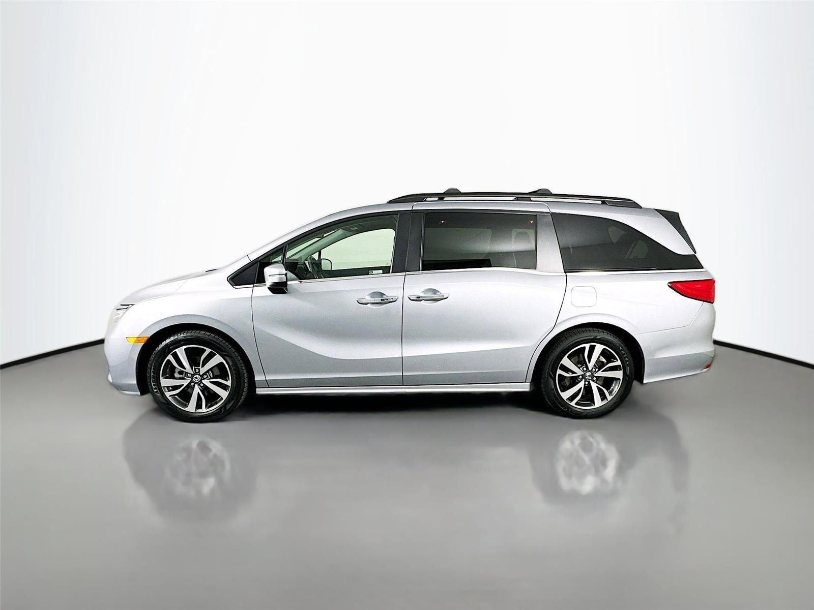 Certified 2022 Honda Odyssey Touring image 8