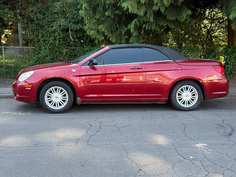 Used 2008 Chrysler Sebring LX w/ Convenience Group FWD image 2