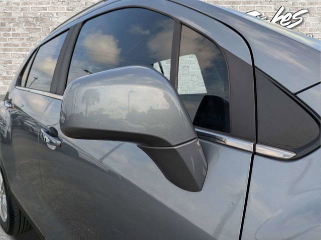 Used 2019 Chevrolet Trax LT w/ LT Convenience Package FWD image 12