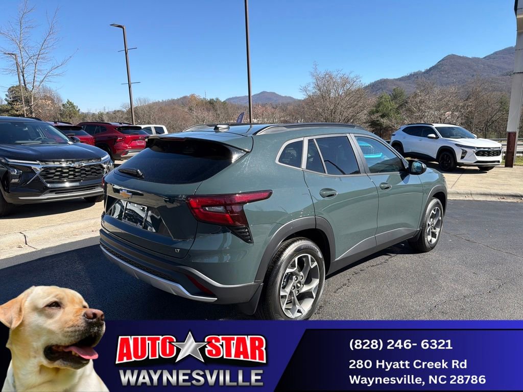 New 2025 Chevrolet Trax LT w/ Driver Confidence Package FWD image 3