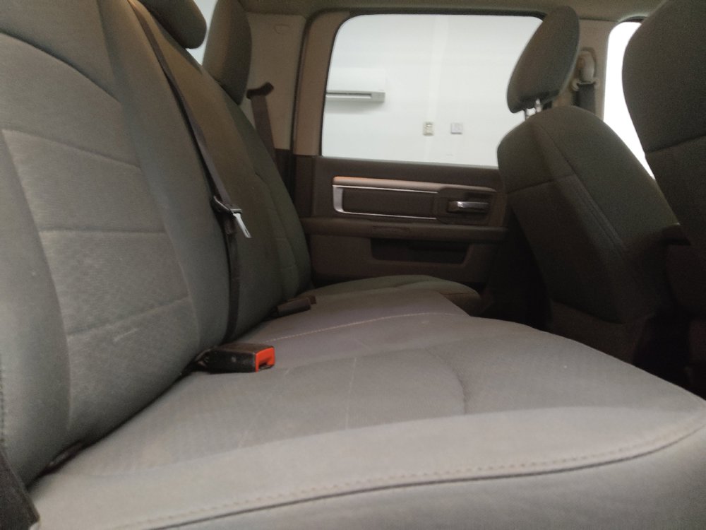 Used 2019 RAM 1500 Classic SLT AWD/4WD image 19