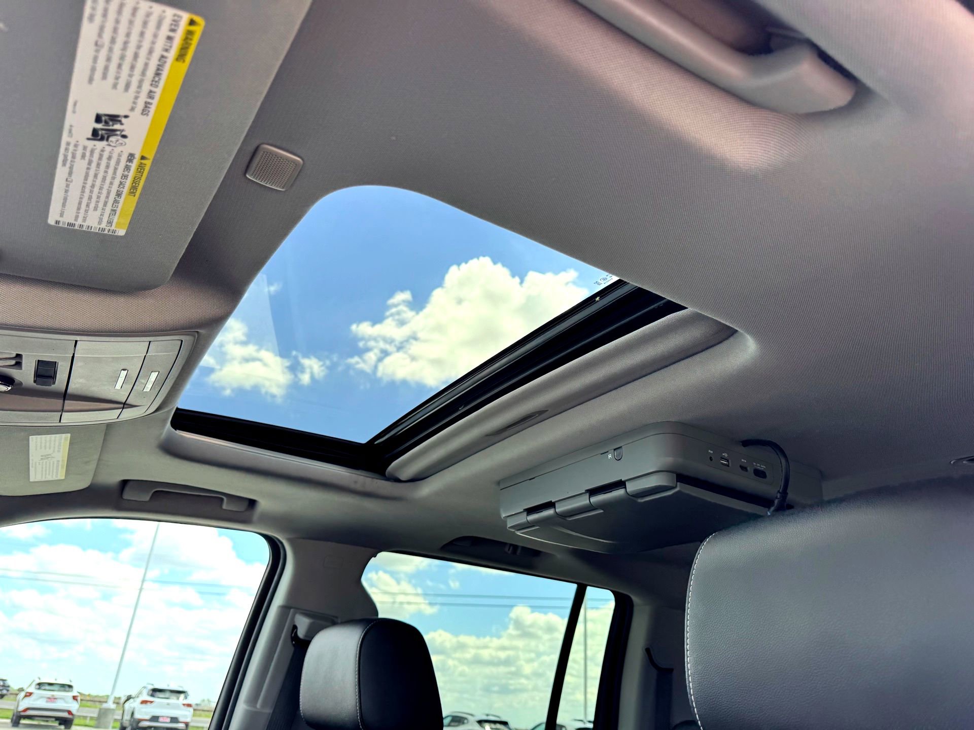 Used 2020 Chevrolet Suburban LT image 14