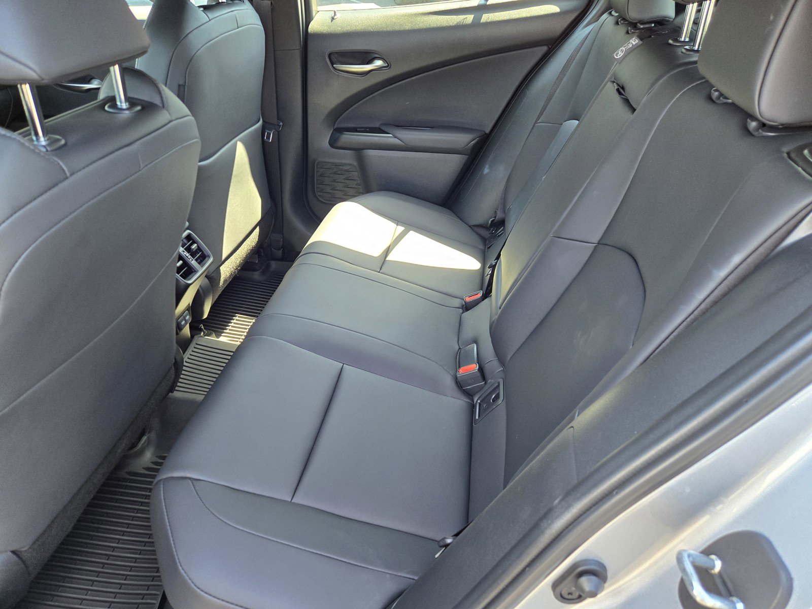 Used 2025 Lexus UX 300h FWD w/ Accessory Package (Z2) image 11