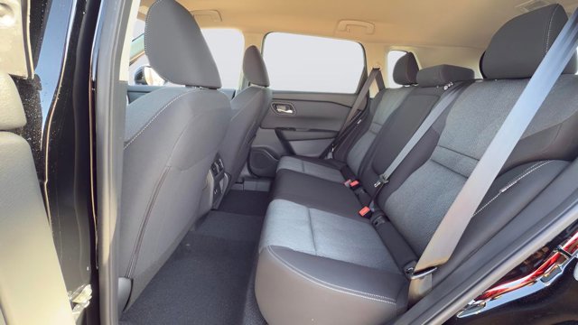 Certified 2025 Nissan Rogue SV image 17