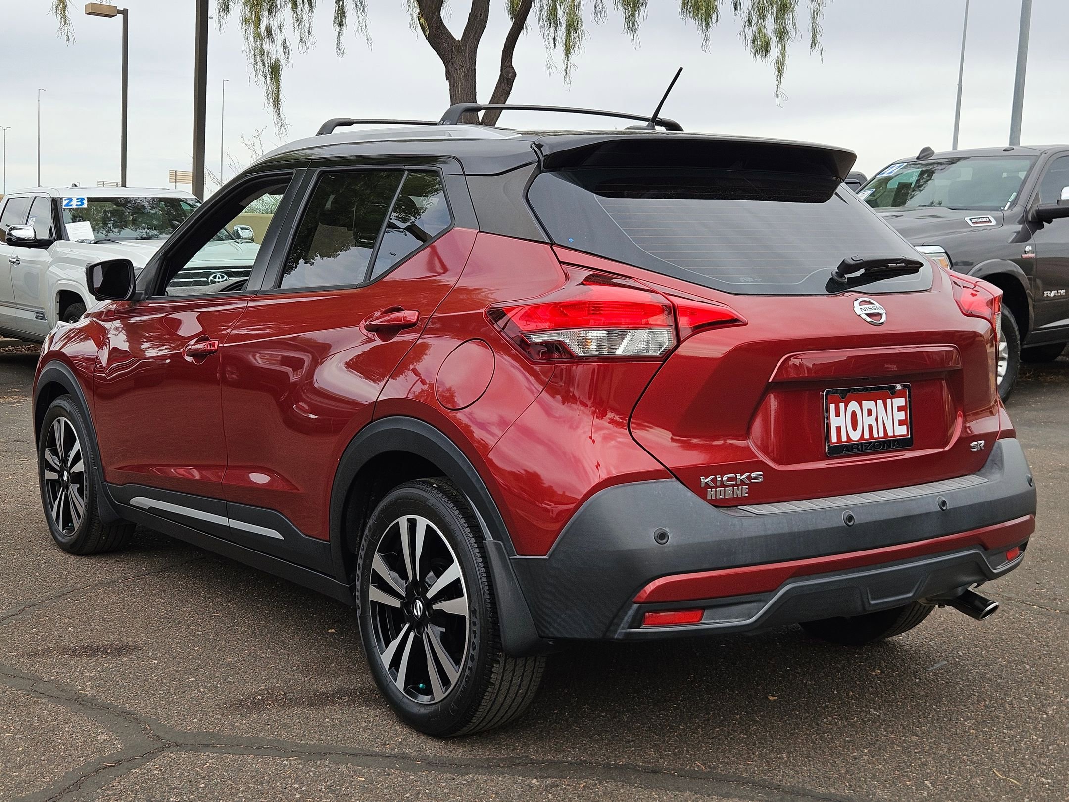 Used 2020 Nissan Kicks SR w/ SR Premium Package FWD image 8