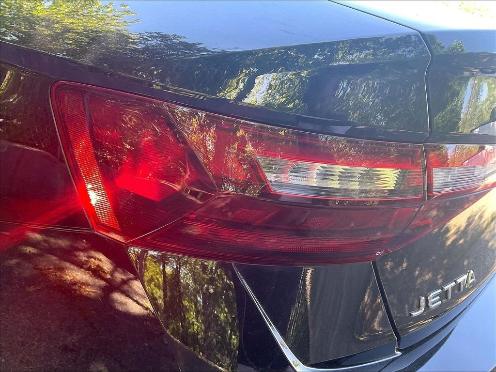 Certified 2023 Volkswagen Jetta S FWD image 30