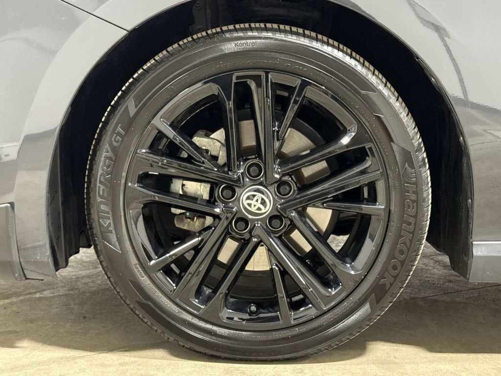 Used 2025 Toyota Camry SE w/ Convenience Package image 27