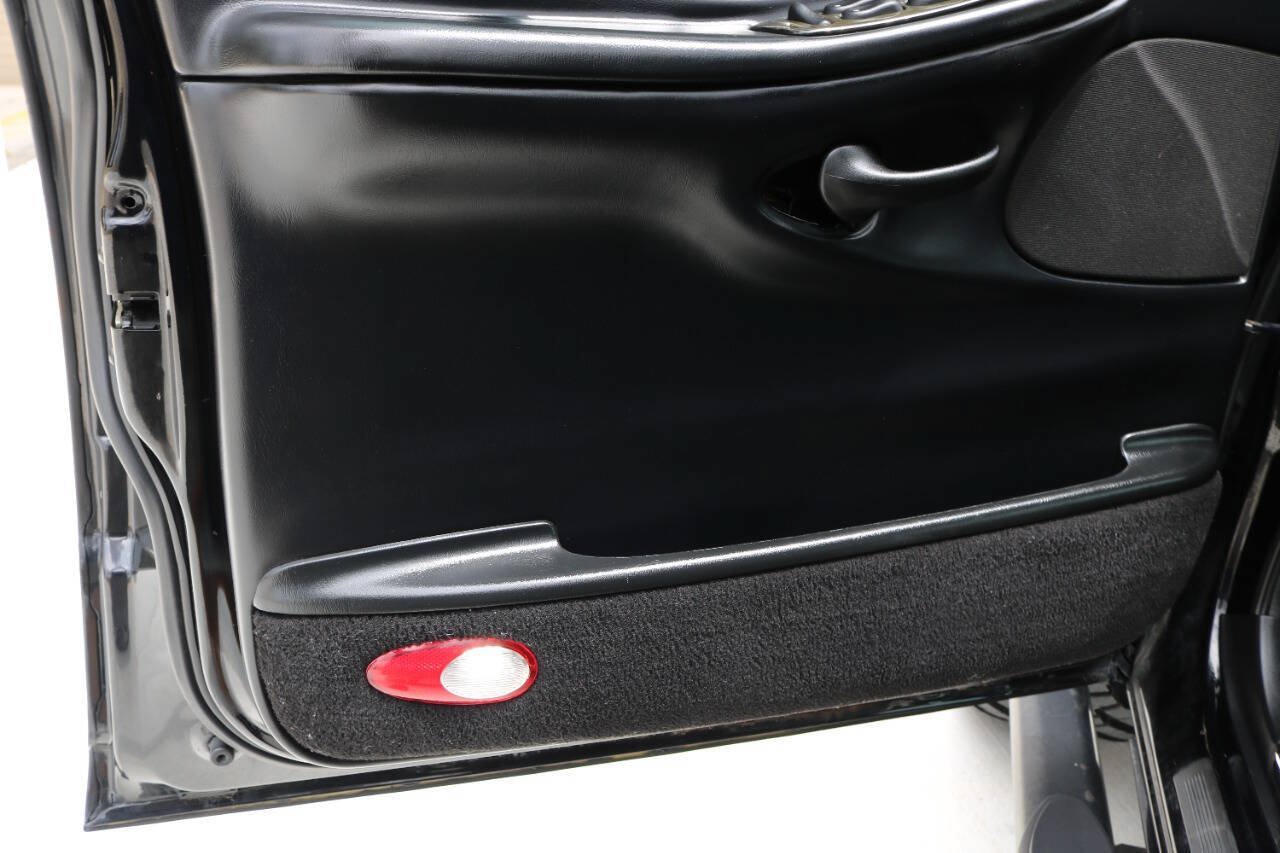 Used 2002 Lincoln Blackwood RWD image 67