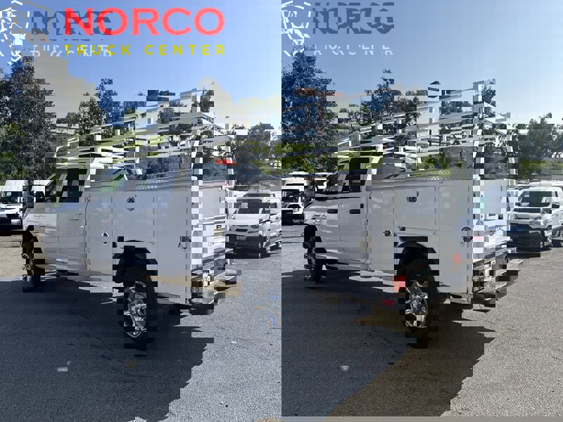 Used 2018 RAM 3500 Tradesman w/ Chrome Appearance Group image 9