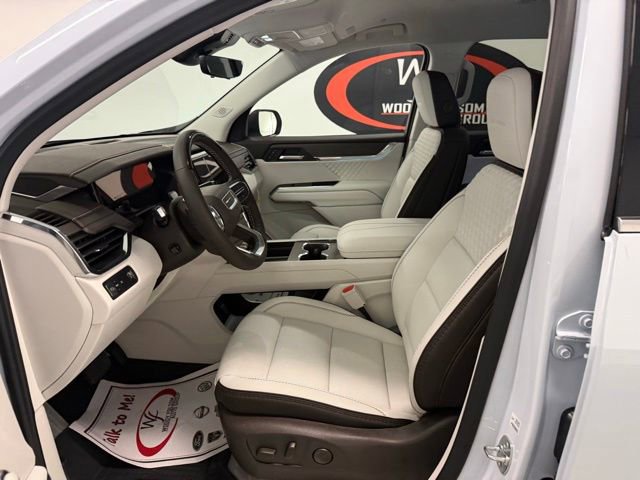 New 2026 GMC Acadia Denali w/ Super Cruise Package FWD image 9