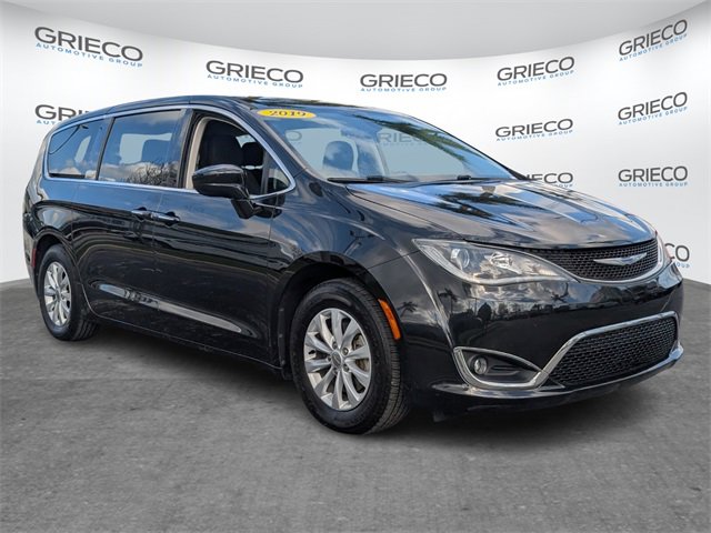 Used 2019 Chrysler Pacifica Touring Plus image 1