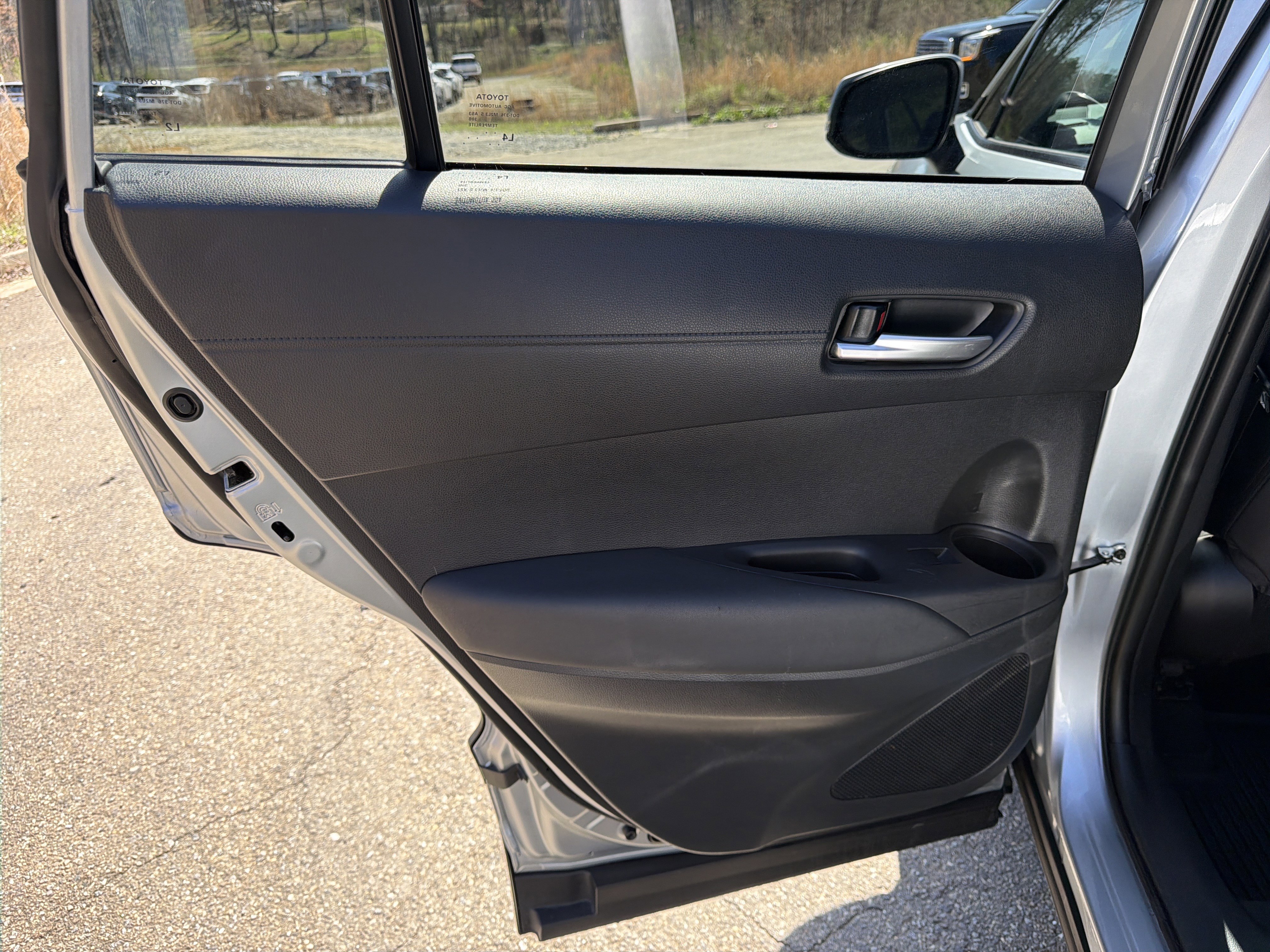 Used 2024 Toyota Corolla Cross XLE w/ Convenience Package image 22