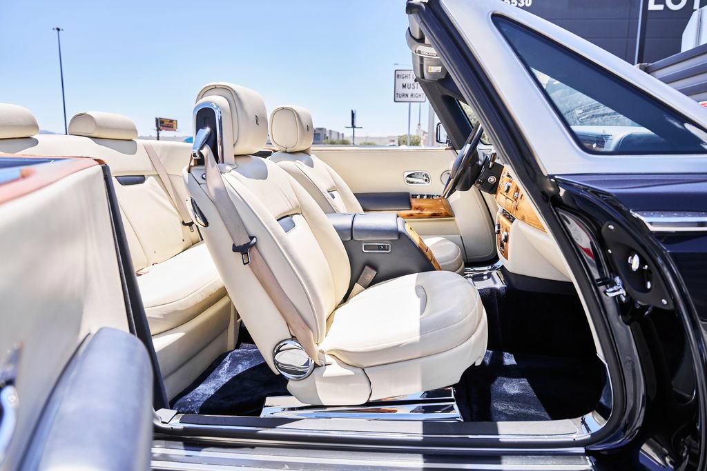 Used 2009 Rolls-Royce Phantom Drophead Coupe RWD image 27