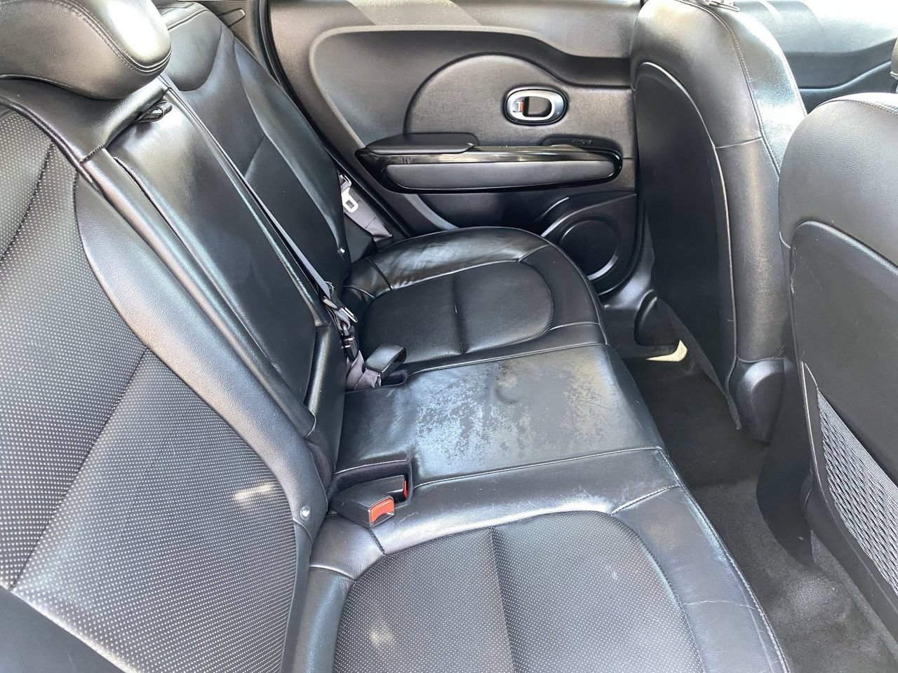 Used 2016 Kia Soul ! FWD image 12
