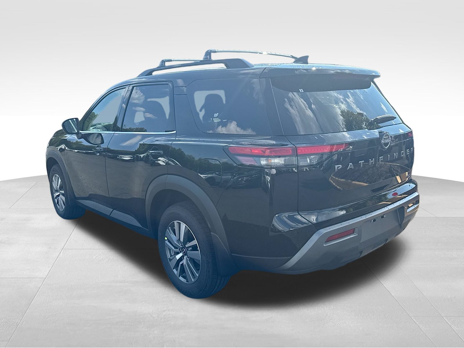 New 2026 Nissan Pathfinder SL FWD image 5