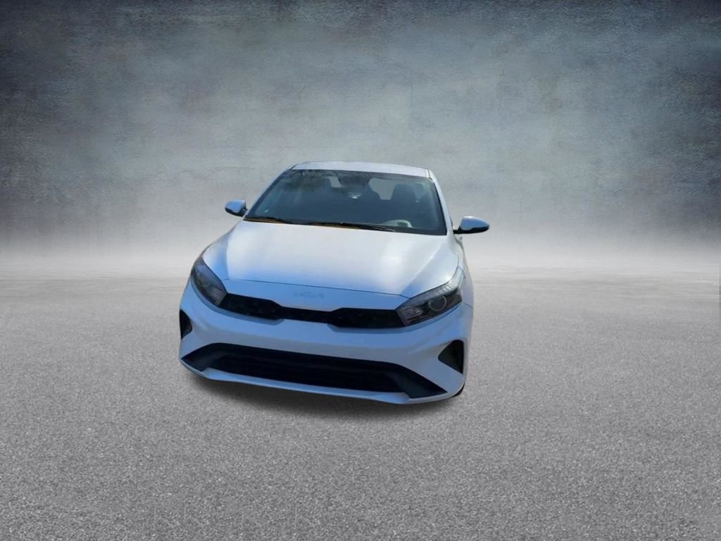 Used 2024 Kia Forte LXS w/ LXS Technology Package FWD image 6