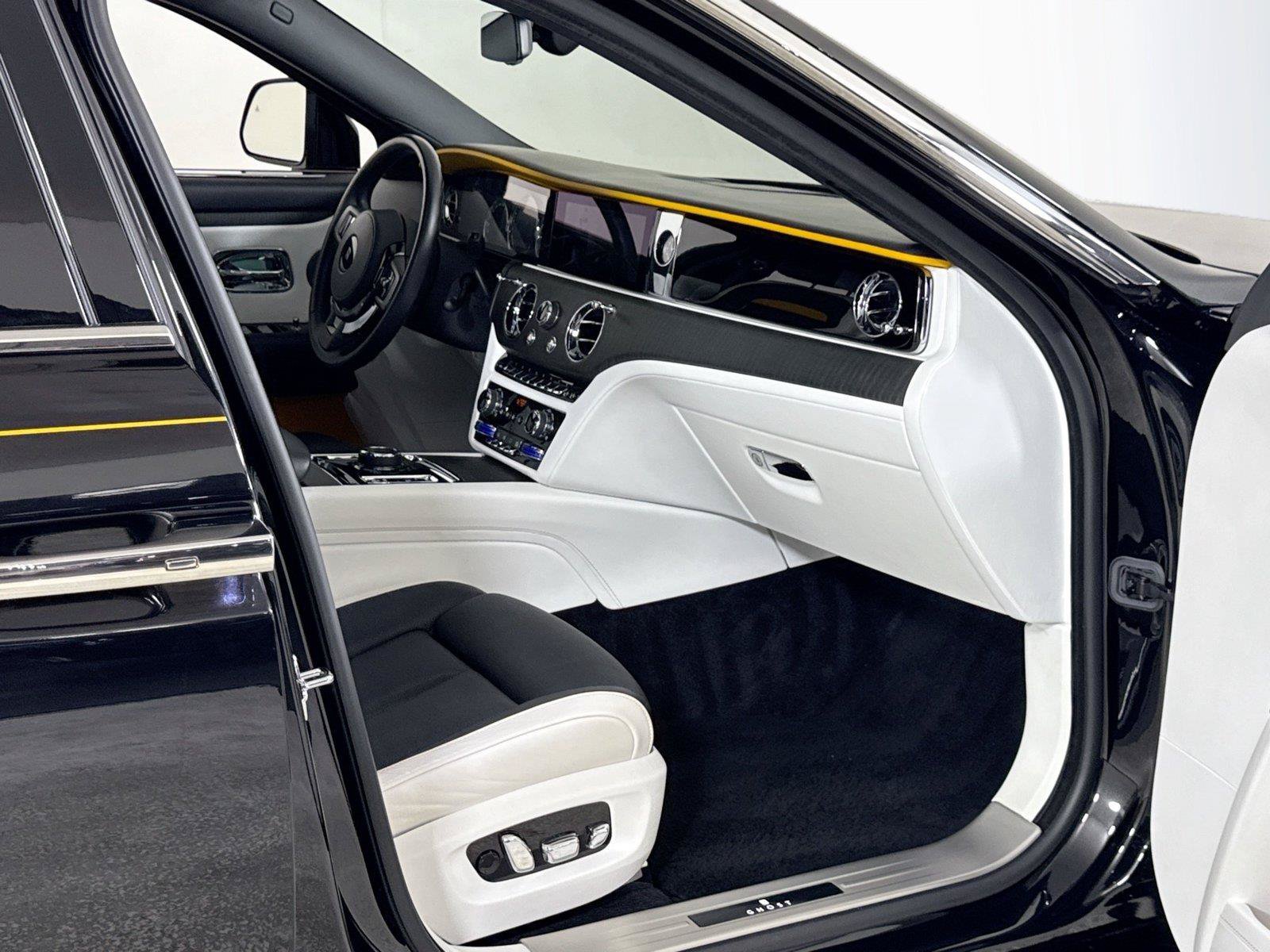 Used 2021 Rolls-Royce Ghost AWD/4WD image 38