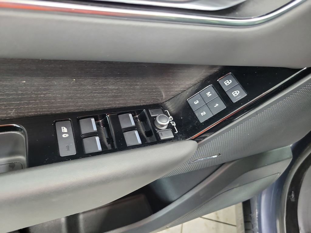 Used 2024 Land Rover Range Rover Velar Dynamic HSE image 35