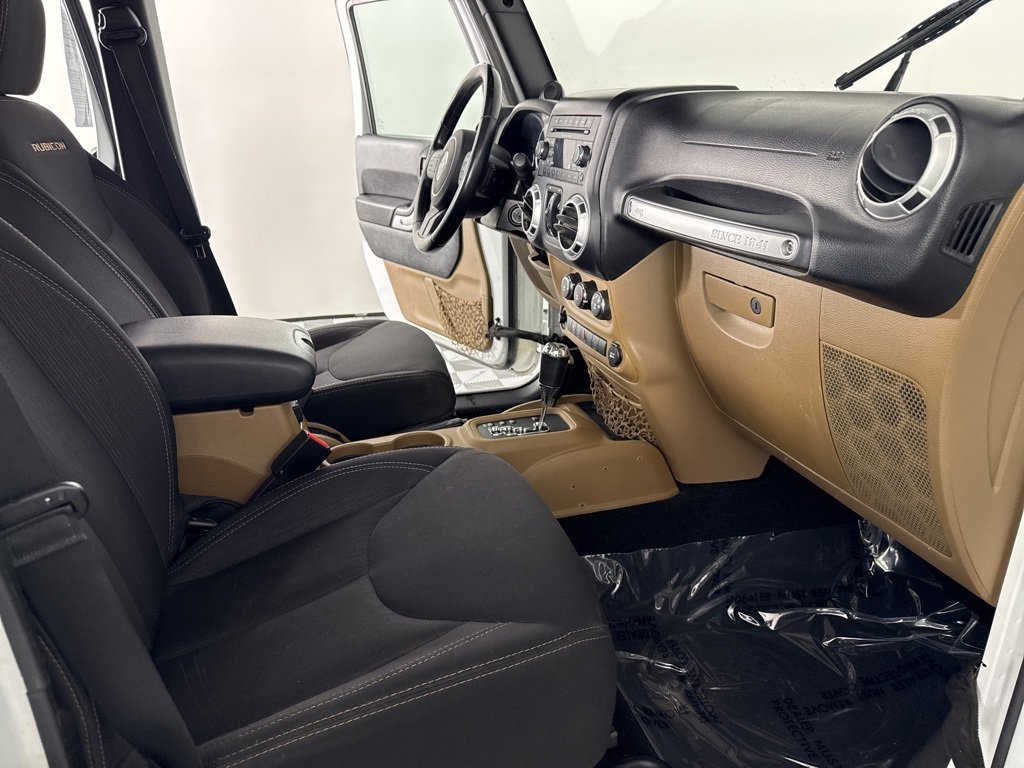Used 2014 Jeep Wrangler Unlimited Rubicon w/ Max Tow Package image 27