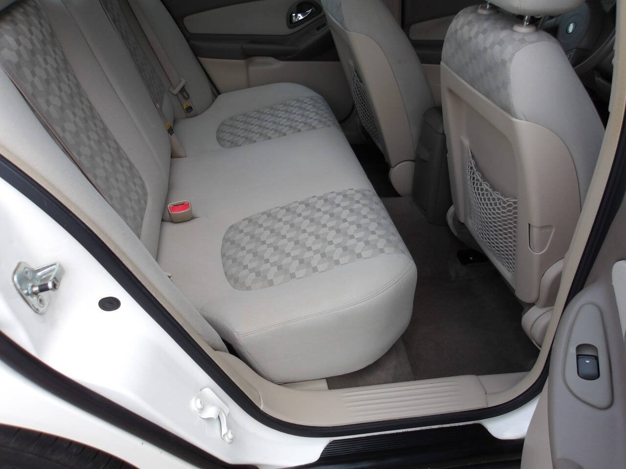 Used 2004 Chevrolet Malibu LS FWD image 18