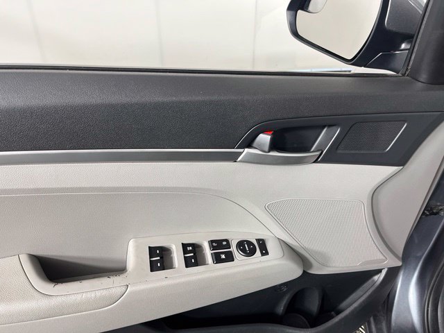 Used 2019 Hyundai Elantra SE FWD image 16