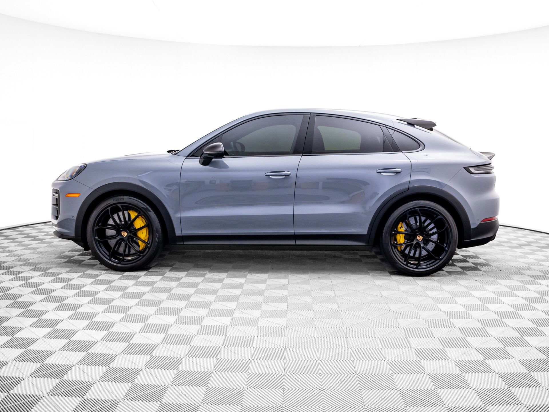 Certified 2025 Porsche Cayenne Turbo GT AWD/4WD image 2