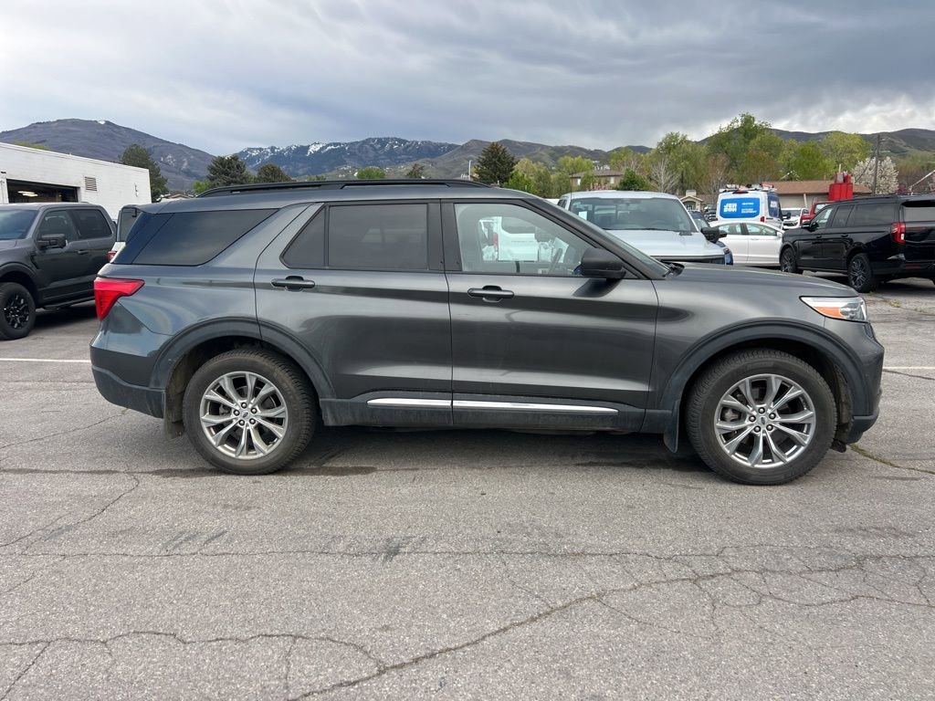 Used 2020 Ford Explorer XLT w/ Equipment Group 202A image 4