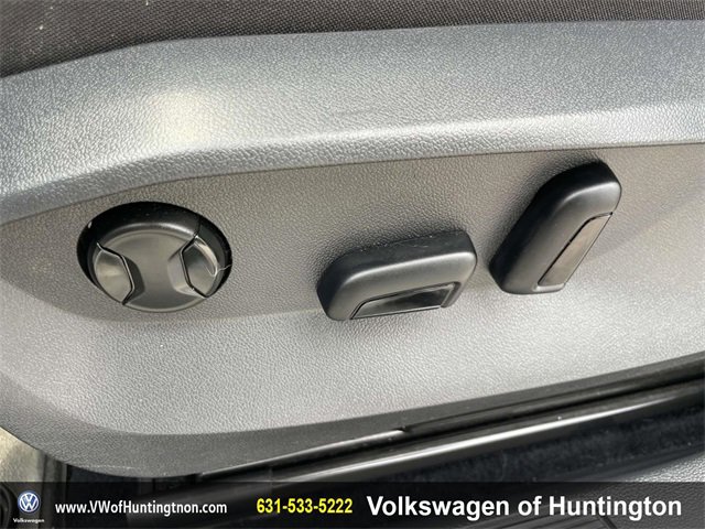 Certified 2022 Volkswagen Taos SEL image 12