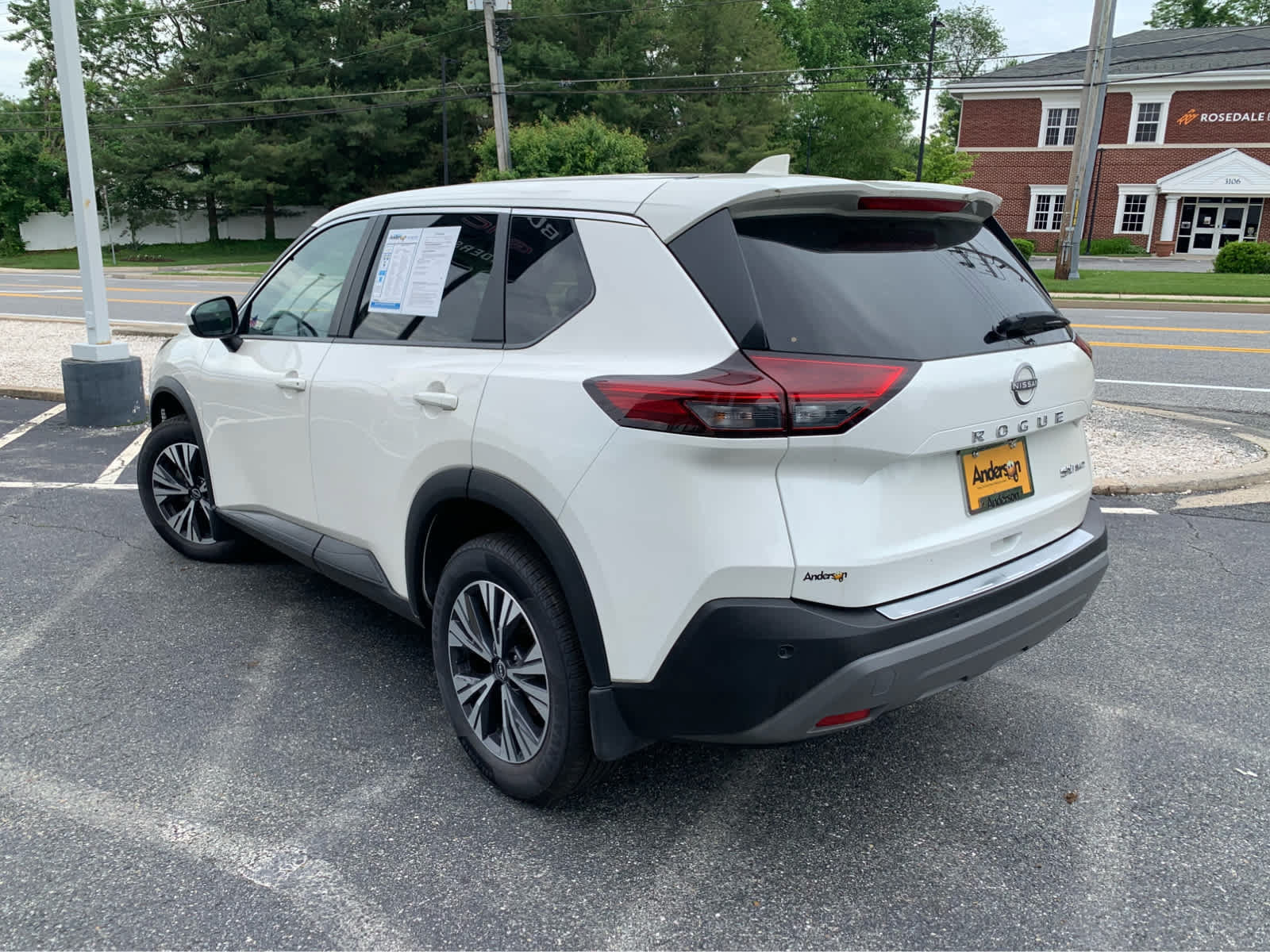 Used 2023 Nissan Rogue SV AWD/4WD image 4