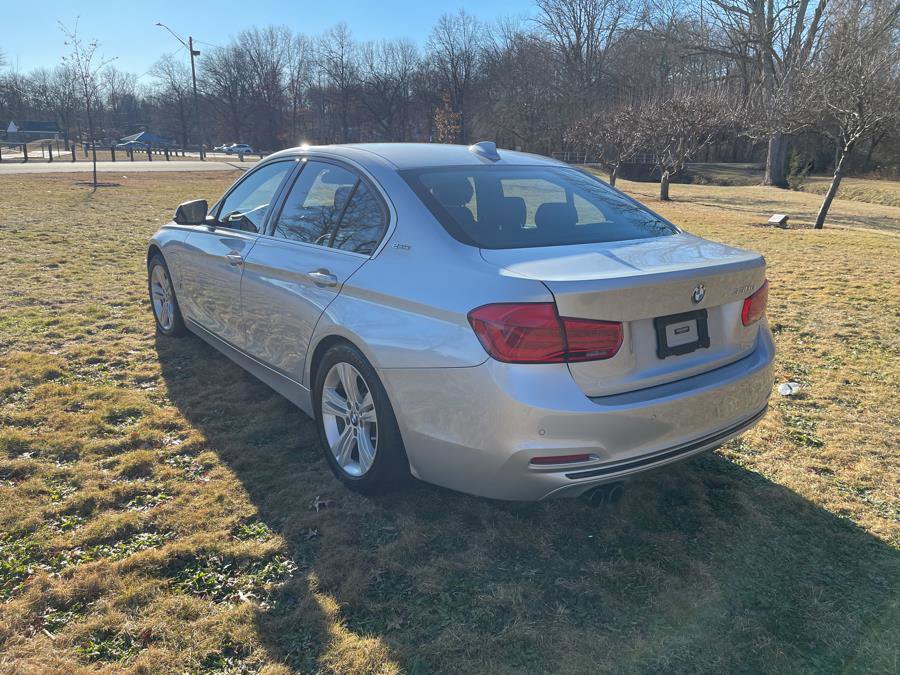 Used 2017 BMW 330e w/ Technology Package RWD image 14