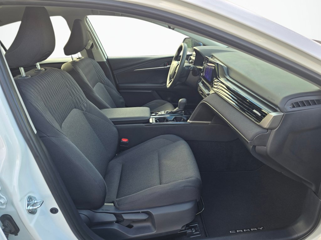 Used 2025 Toyota Camry LE FWD image 27