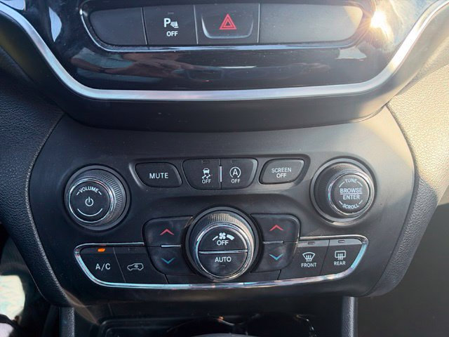 Used 2020 Jeep Cherokee High Altitude AWD/4WD image 12