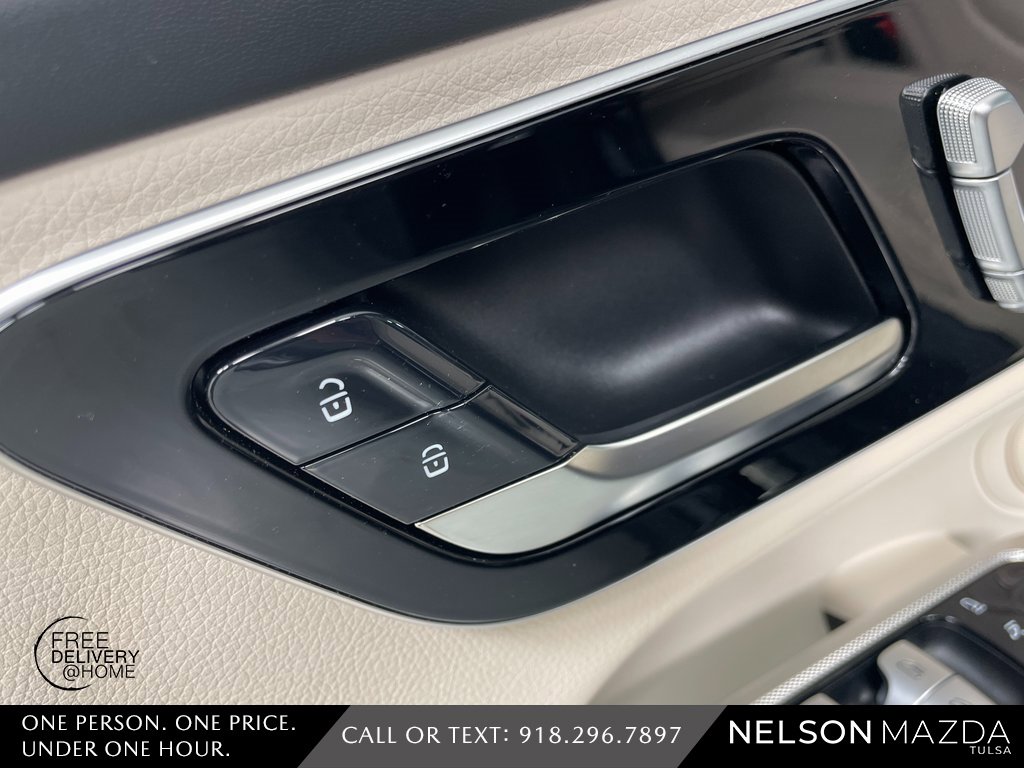 Used 2024 Mercedes-Benz GLC 300 4MATIC image 18