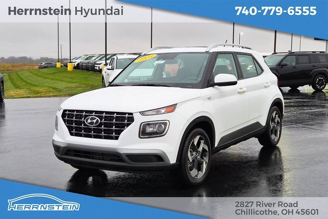Used 2023 Hyundai Venue SEL image 3