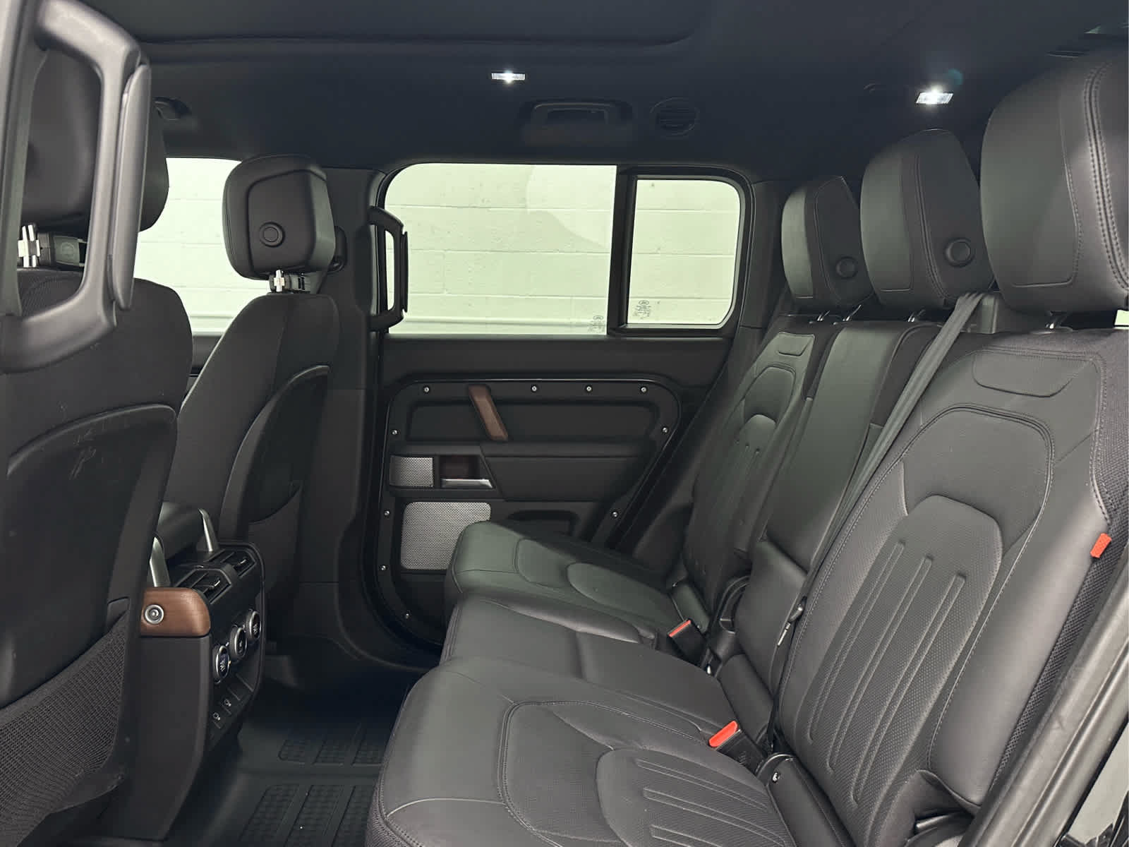 Used 2024 Land Rover Defender 130 X AWD/4WD image 15