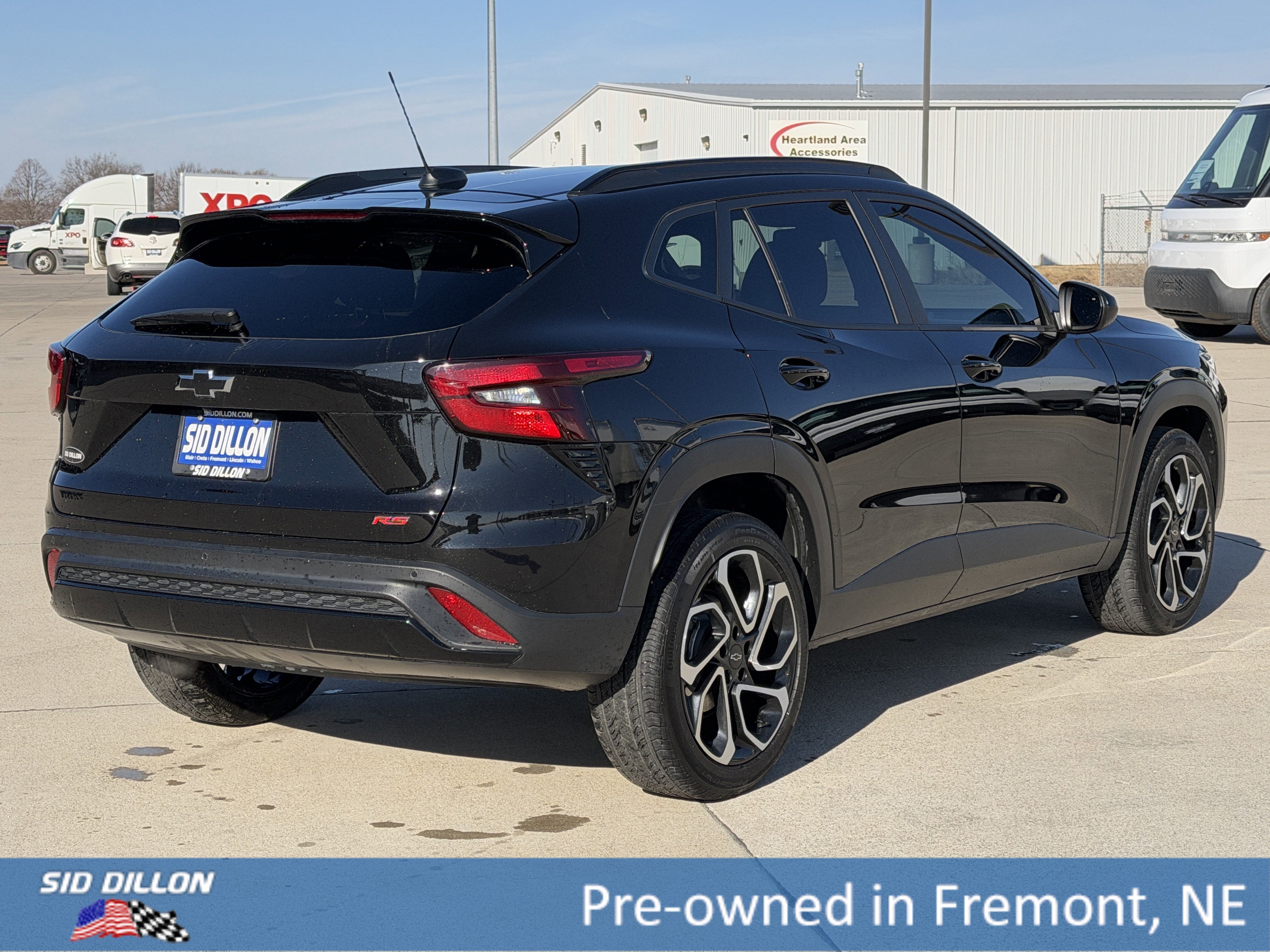 Used 2025 Chevrolet Trax RS w/ Sunroof Package FWD image 4