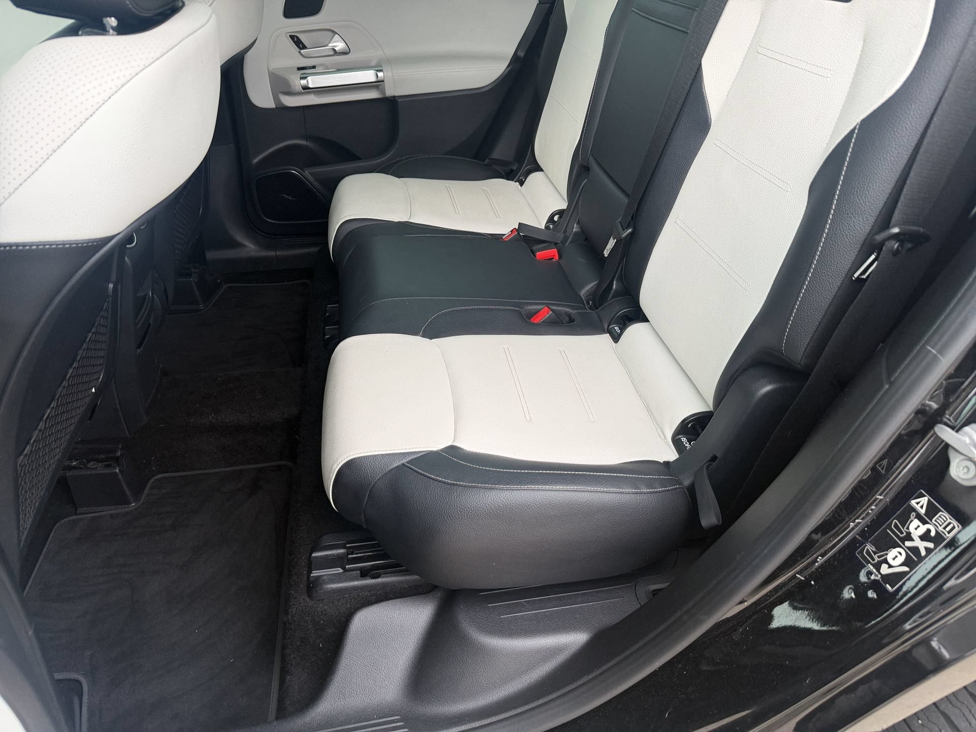 Used 2021 Mercedes-Benz GLB 35 AMG 4MATIC image 13