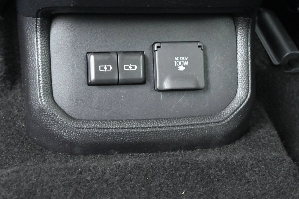 Used 2024 Toyota Highlander Limited AWD/4WD image 20