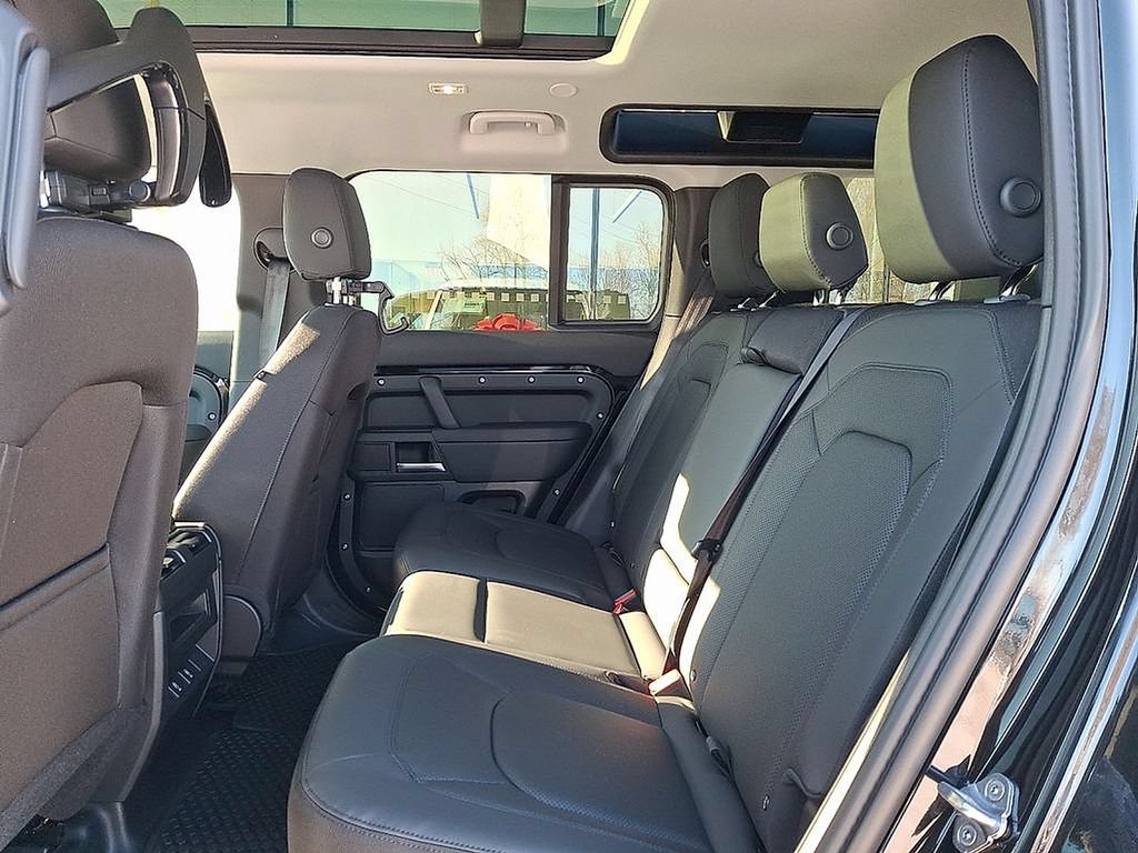Used 2026 Land Rover Defender 110 S AWD/4WD image 6