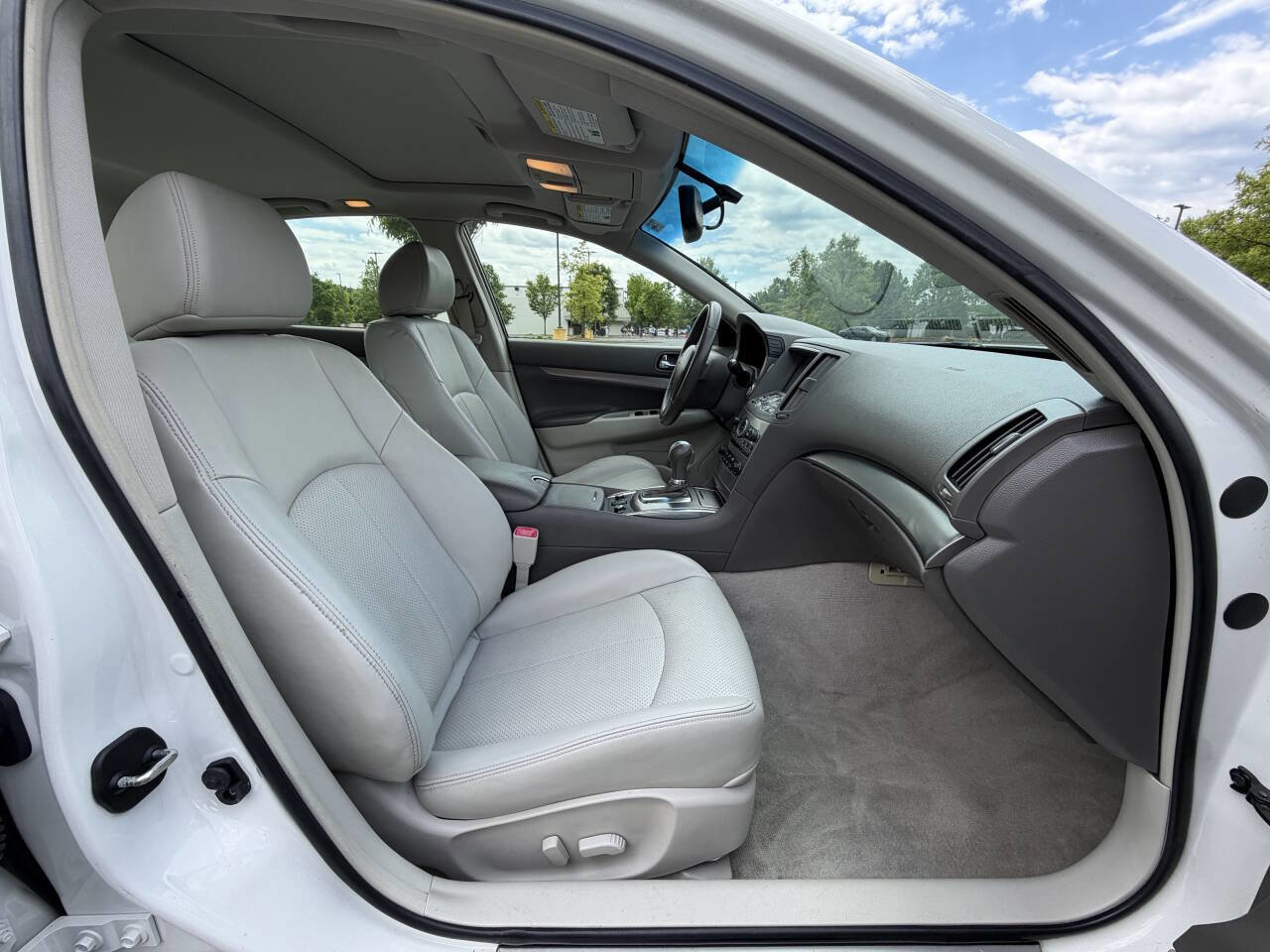Used 2015 INFINITI Q40 AWD w/ Navigation Package image 15