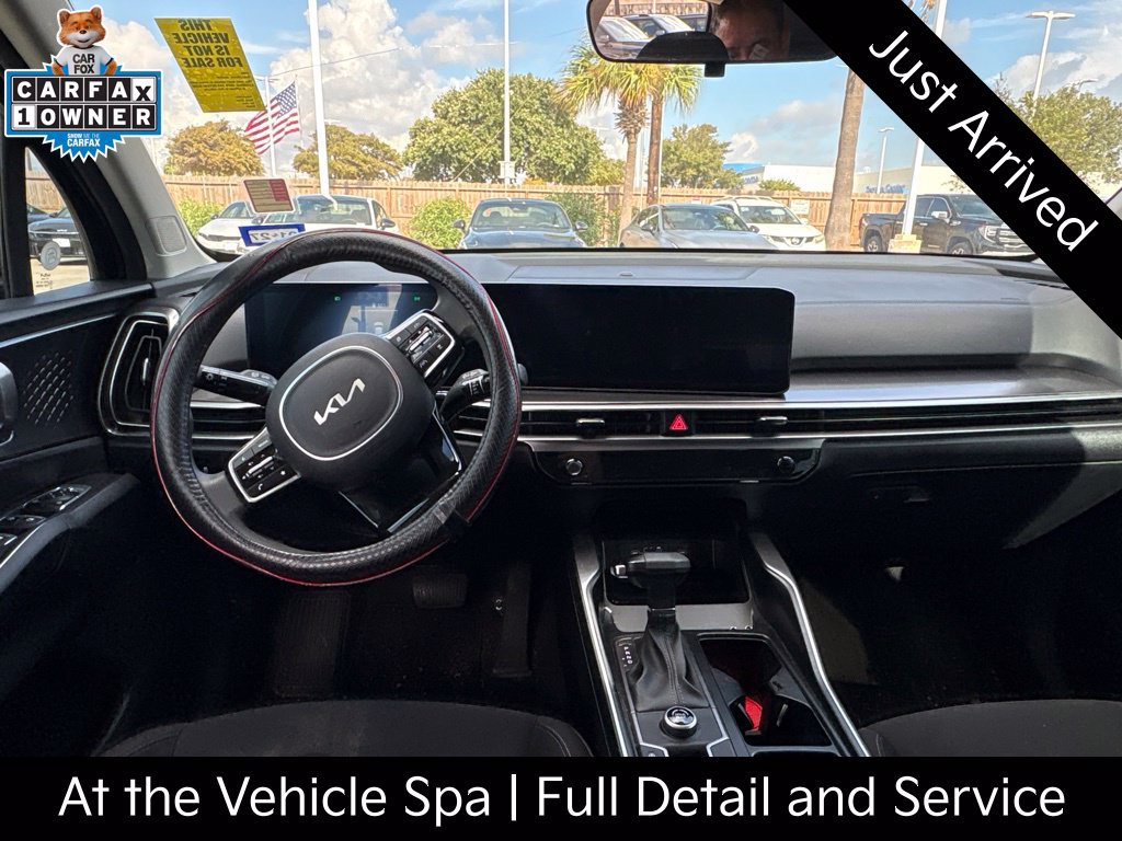 Certified 2025 Kia Sorento LX FWD image 5