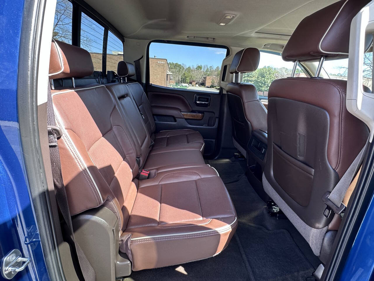 Used 2015 Chevrolet Silverado 1500 High Country w/ High Country Premium Package AWD/4WD image 13