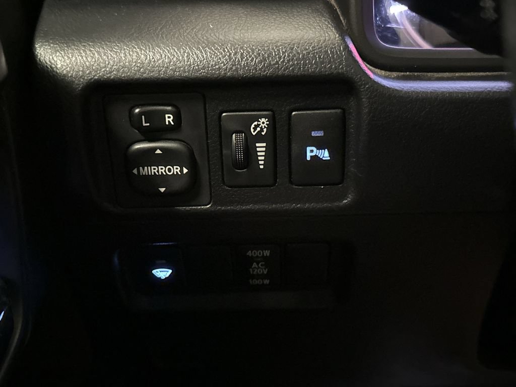 Used 2018 Toyota 4Runner Limited AWD/4WD image 18