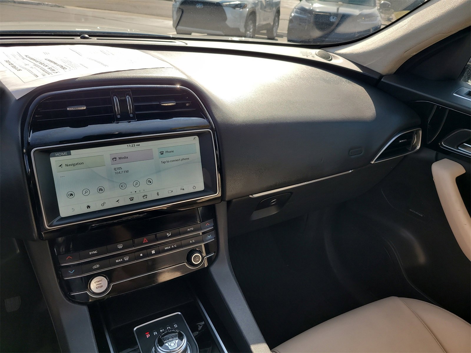 Used 2020 Jaguar F-PACE Premium image 22